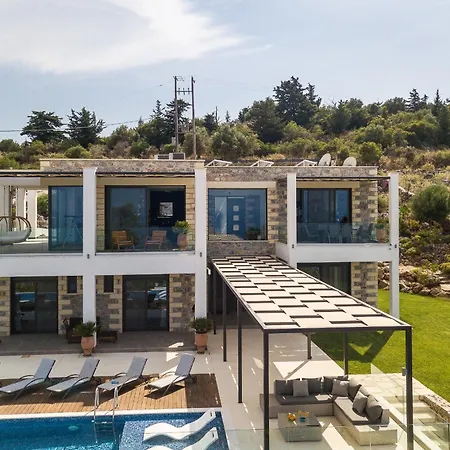 Blueskyline Owner's Listing, By Hellocrete Villa *