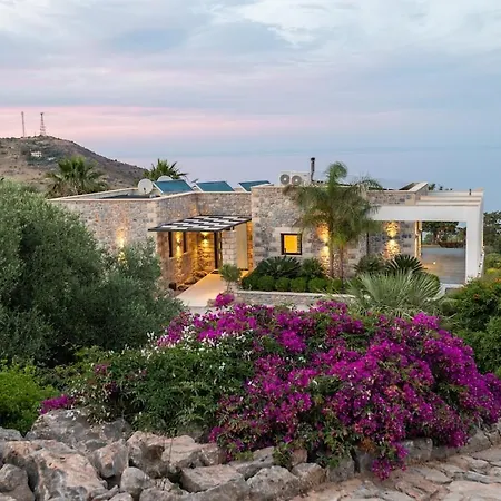 Blueskyline Owner's Listing, By Hellocrete Villa Hriszí Aktí Haniá