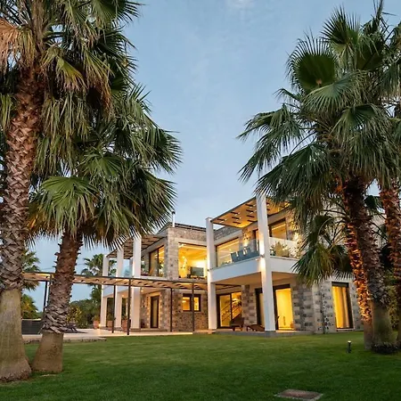 Villa Blueskyline Owner's Listing, By Hellocrete Hriszí Aktí Haniá