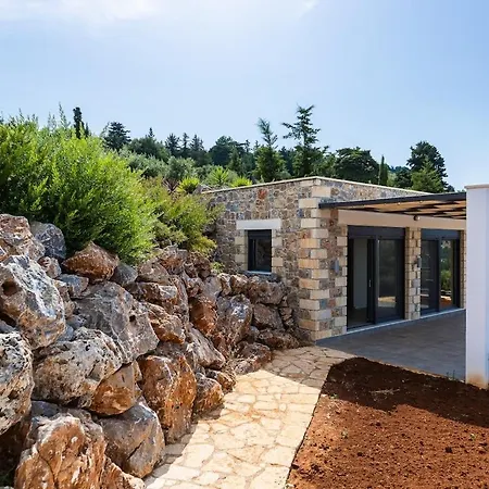 Villa Blueskyline Owner's Listing, By Hellocrete Hriszí Aktí Haniá