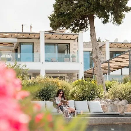 Villa Blueskyline Owner's Listing, By Hellocrete Hriszí Aktí Haniá