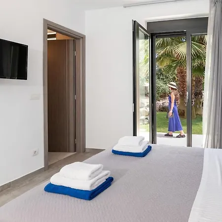 Blueskyline Owner's Listing, By Hellocrete Villa Hriszí Aktí Haniá