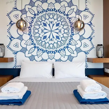 Blueskyline Owner's Listing, By Hellocrete خانيا