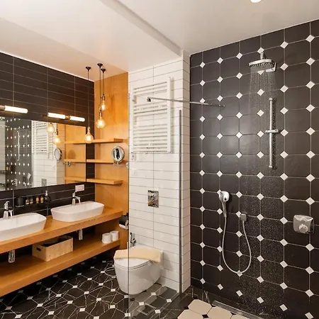 Blueskyline Owner's Listing, By Hellocrete Villa *