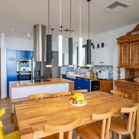 Blueskyline Owner's Listing, By Hellocrete * Hriszí Aktí Haniá