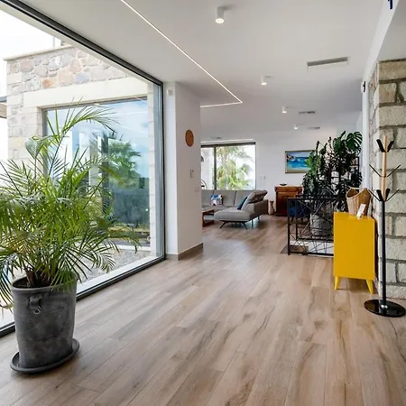 Blueskyline Owner's Listing, By Hellocrete فيلة